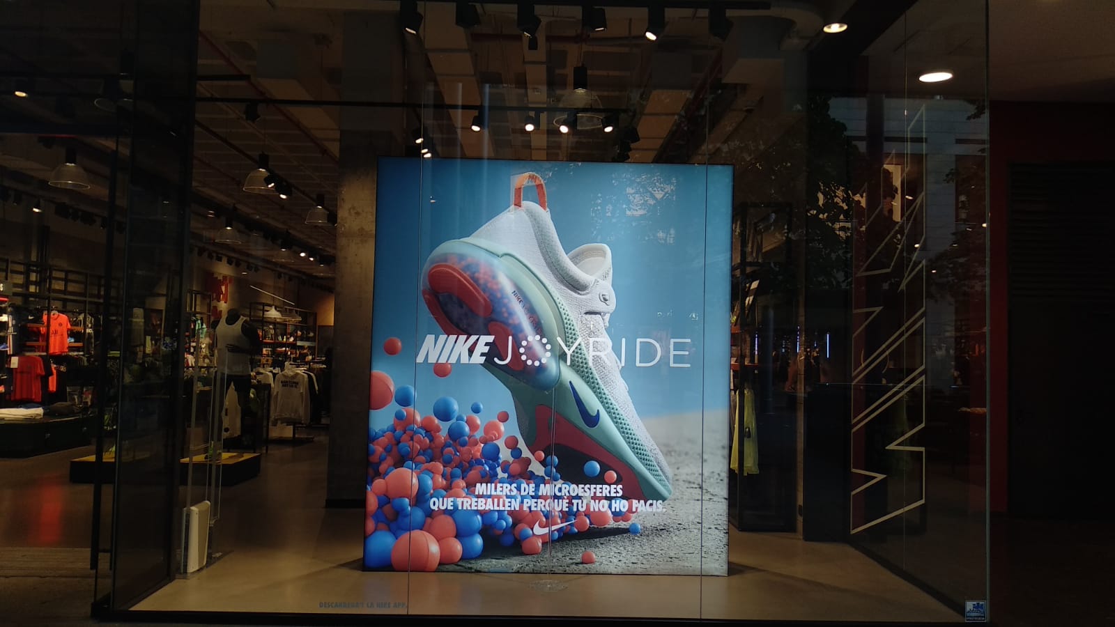Images Nike Well Collective - Sant Andreu