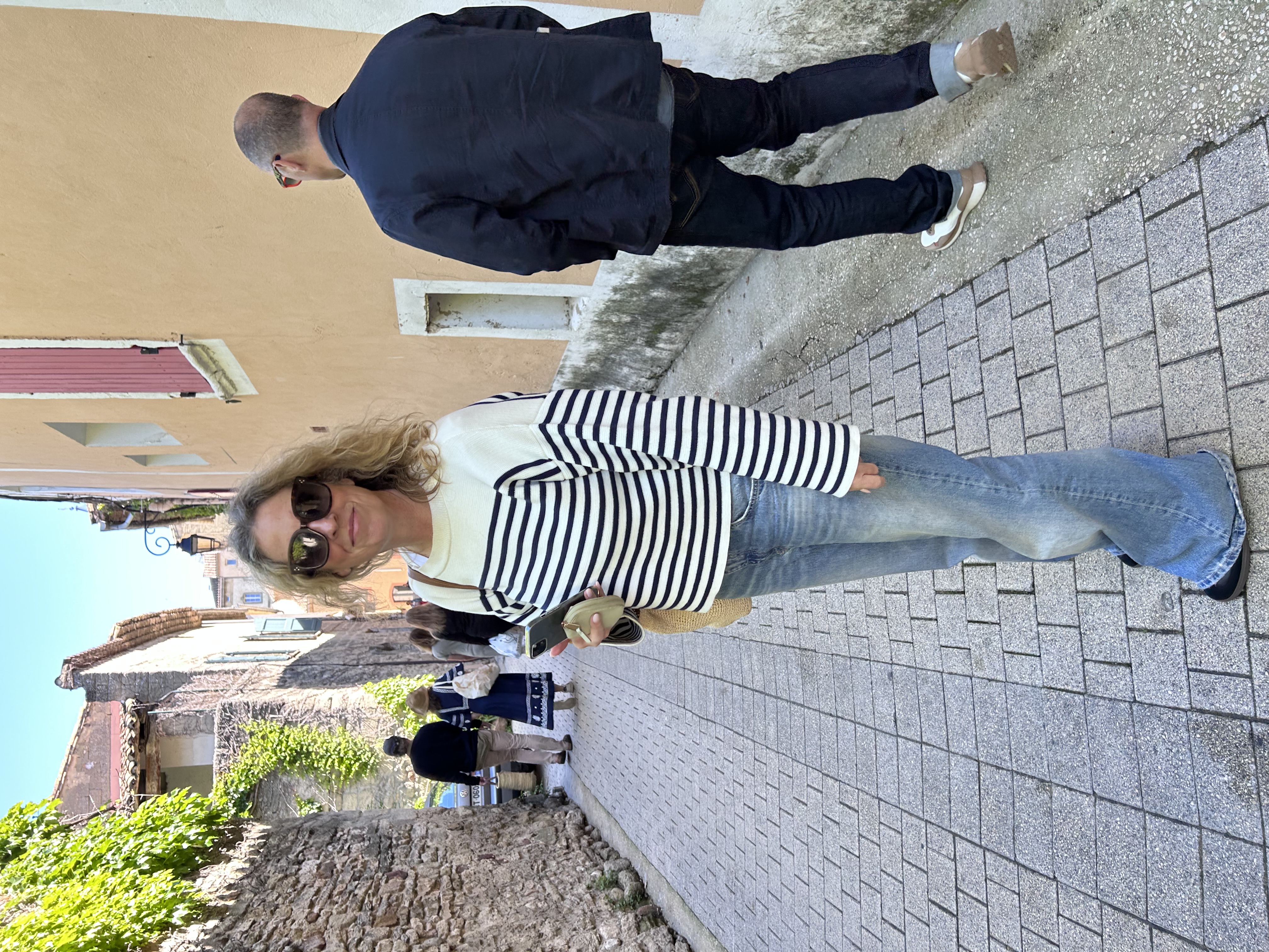 Norma Travels, René-Magritte-Promenade 7 in Köln