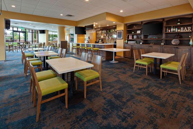 Images Holiday Inn Palmdale-Lancaster by IHG
