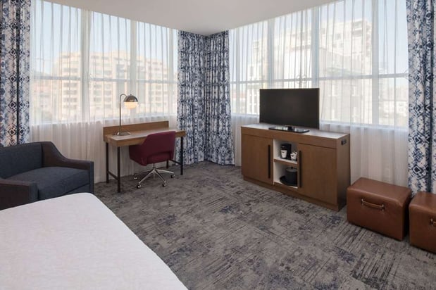 Images Hampton Inn & Suites Portland-Pearl District