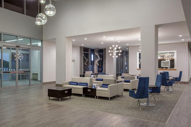 Images Holiday Inn Cleveland Clinic by IHG