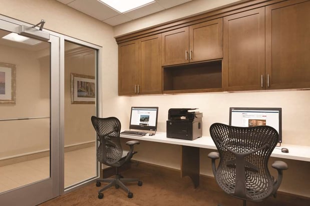 Images Hilton Garden Inn Boston Logan Airport