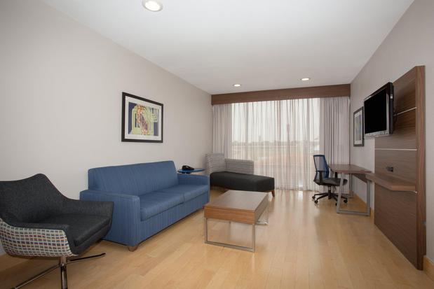 Images Holiday Inn Express & Suites Amarillo by IHG