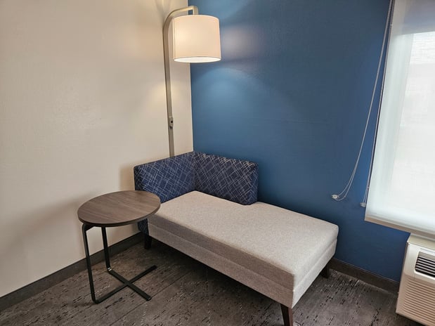 Images Holiday Inn Express & Suites Cincinnati-Blue Ash by IHG