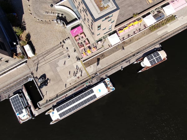 Bilder Solarwaterworld Hafen: Schiffsrundfahrten und Sightseeing Touren in Berlin mit Solar-Katamaran