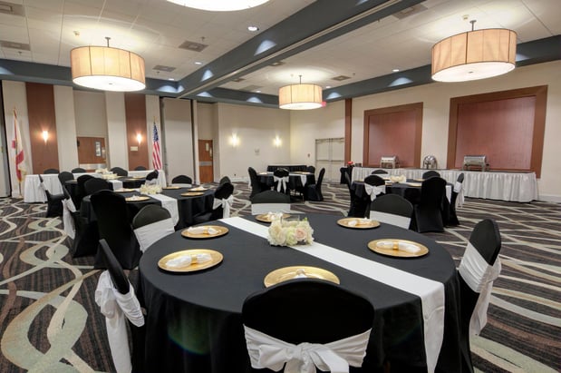 Images Holiday Inn St. Petersburg N- Clearwater by IHG