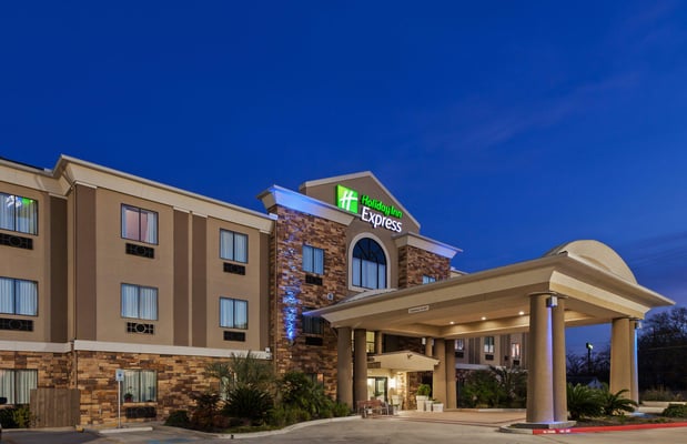 Images Holiday Inn Express & Suites Cleveland by IHG
