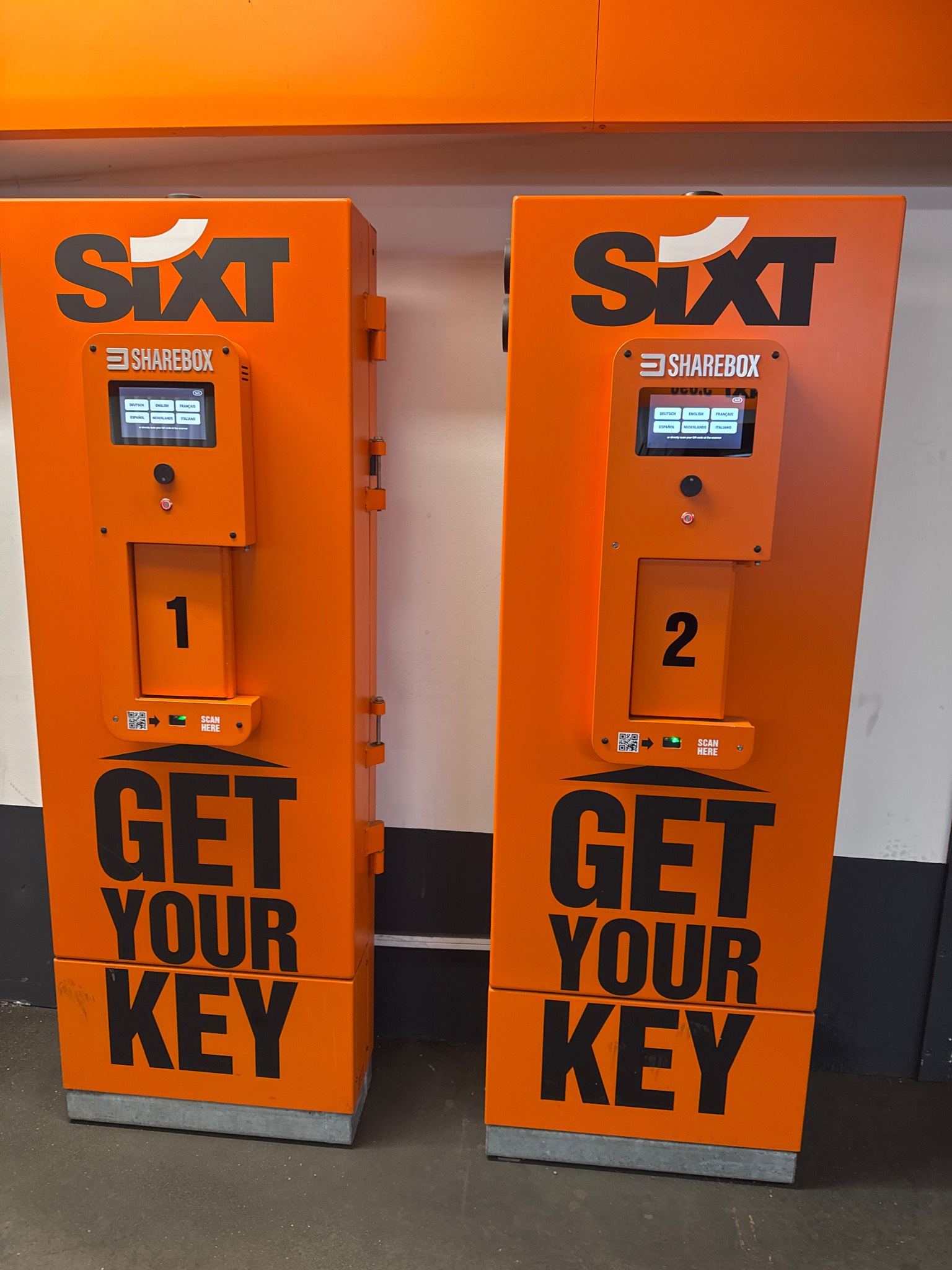 SIXT Autovermietung Düsseldorf Zentrum/HBF, Willi-Becker-Allee 10 in Düsseldorf