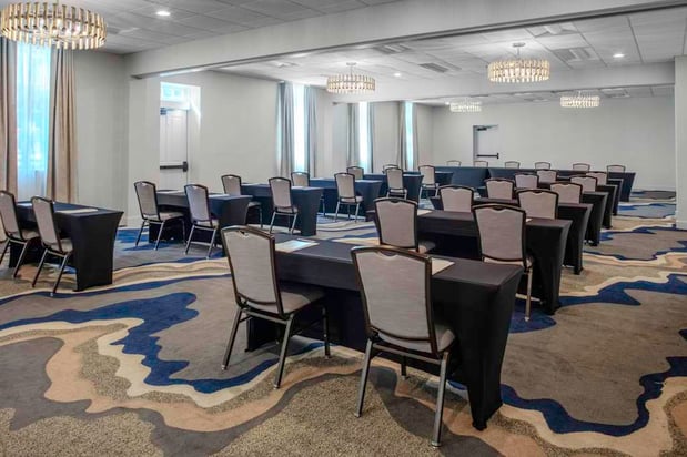 Images Hilton Garden Inn Freeport Downtown