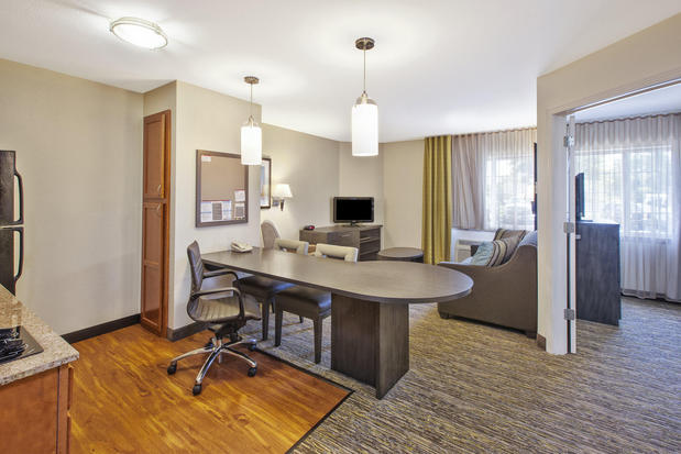 Images Candlewood Suites Indianapolis Airport, an IHG Hotel