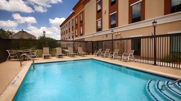 Images Best Western Plus Elmendorf Hotel / San Antonio Hotel