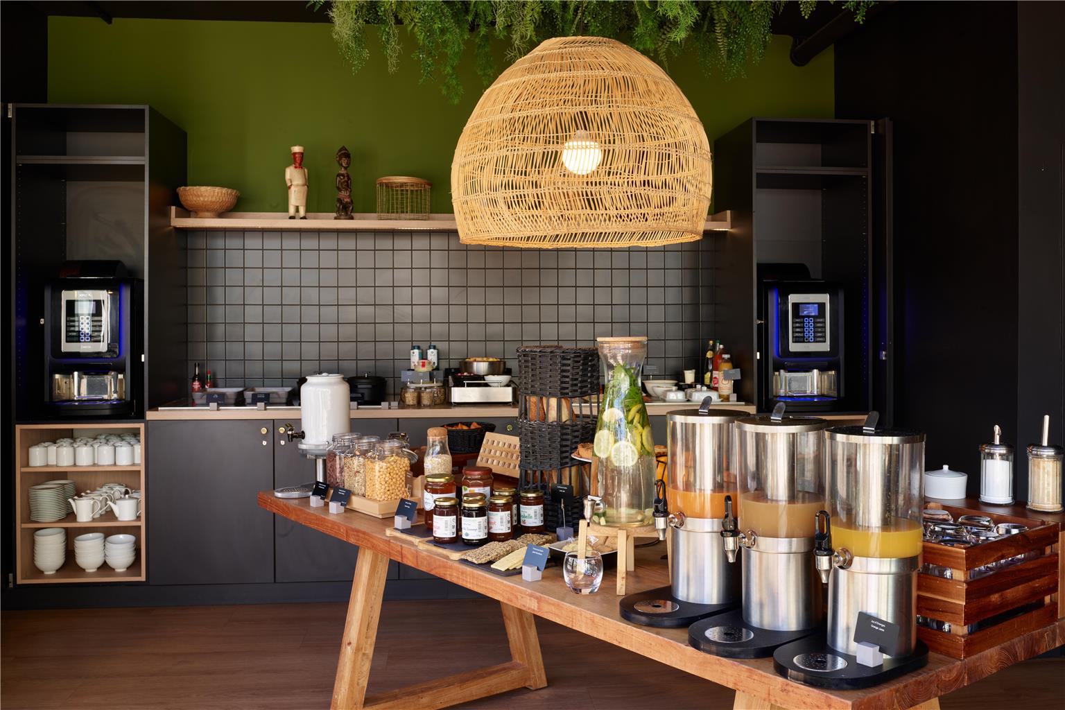 Breakfast buffet Radisson Hotel Clermont Ferrand