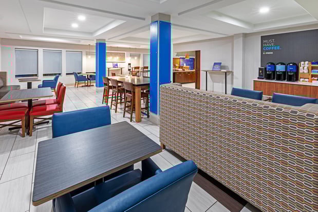 Images Holiday Inn Express & Suites Lafayette-South by IHG