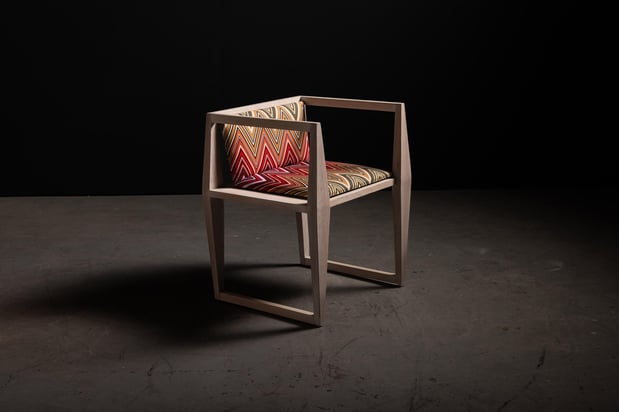Images SENTIENT Furniture