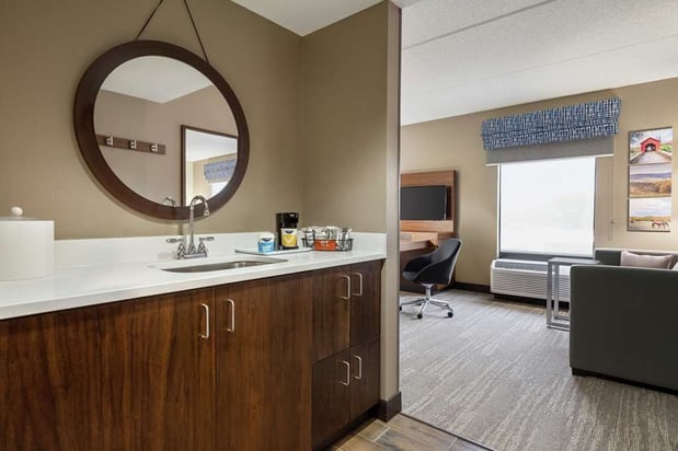 Images Hampton Inn & Suites Frederick-Fort Detrick