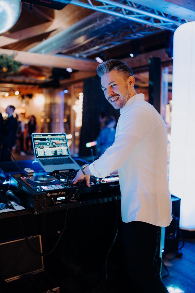 Kundenbild groß 2 JulesTonic - Hochzeits-DJ & Event-DJ