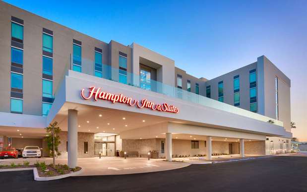 Images Hampton Inn  & Suites Anaheim Resort Convention Center