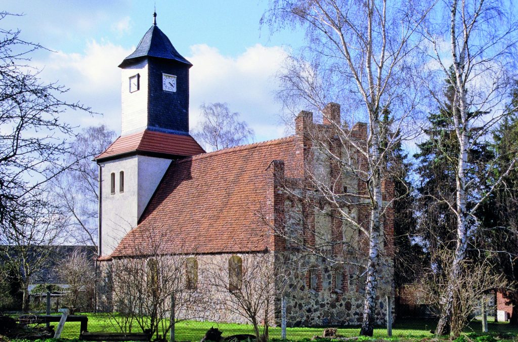 Kirche Pröttlin - Pfarrsprengel Westprignitz, Dorfstraße in Pröttlin