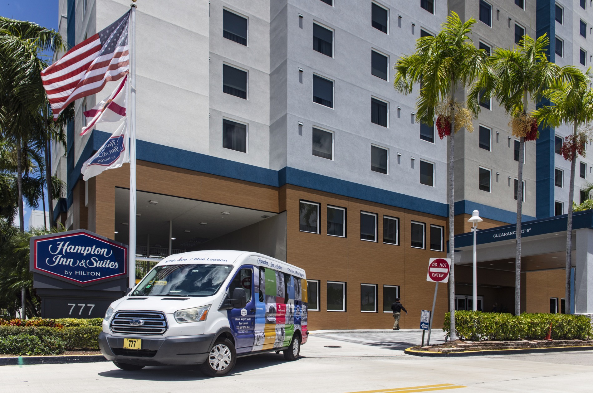 Hampton Inn & Suites by Hilton Miami Airport South / Blue Lagoon - Airport Shuttle