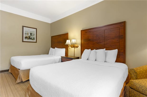 Images Best Western Plus Monica Royale Inn & Suites