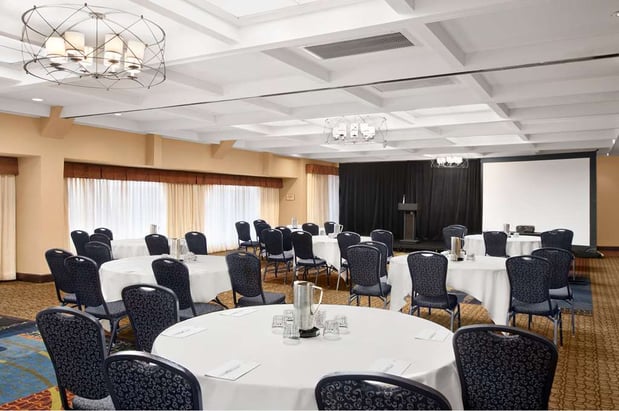 Images Embassy Suites by Hilton Kansas City Plaza