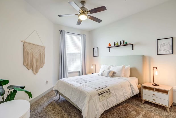 Images Carillon Apartments