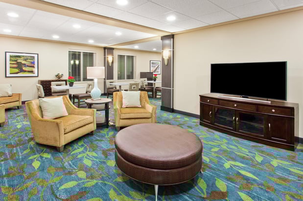 Images Candlewood Suites Building 3440