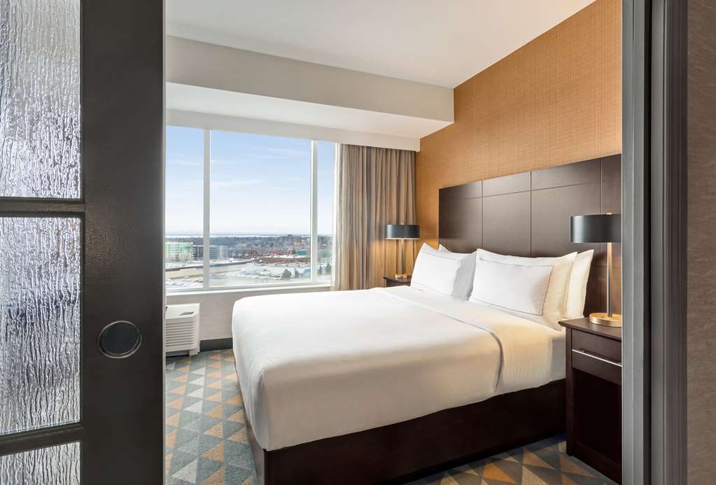 Images DoubleTree by Hilton Pointe Claire Montreal Airport West