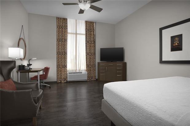 Images Hampton Inn & Suites Austin @ The University/Capitol
