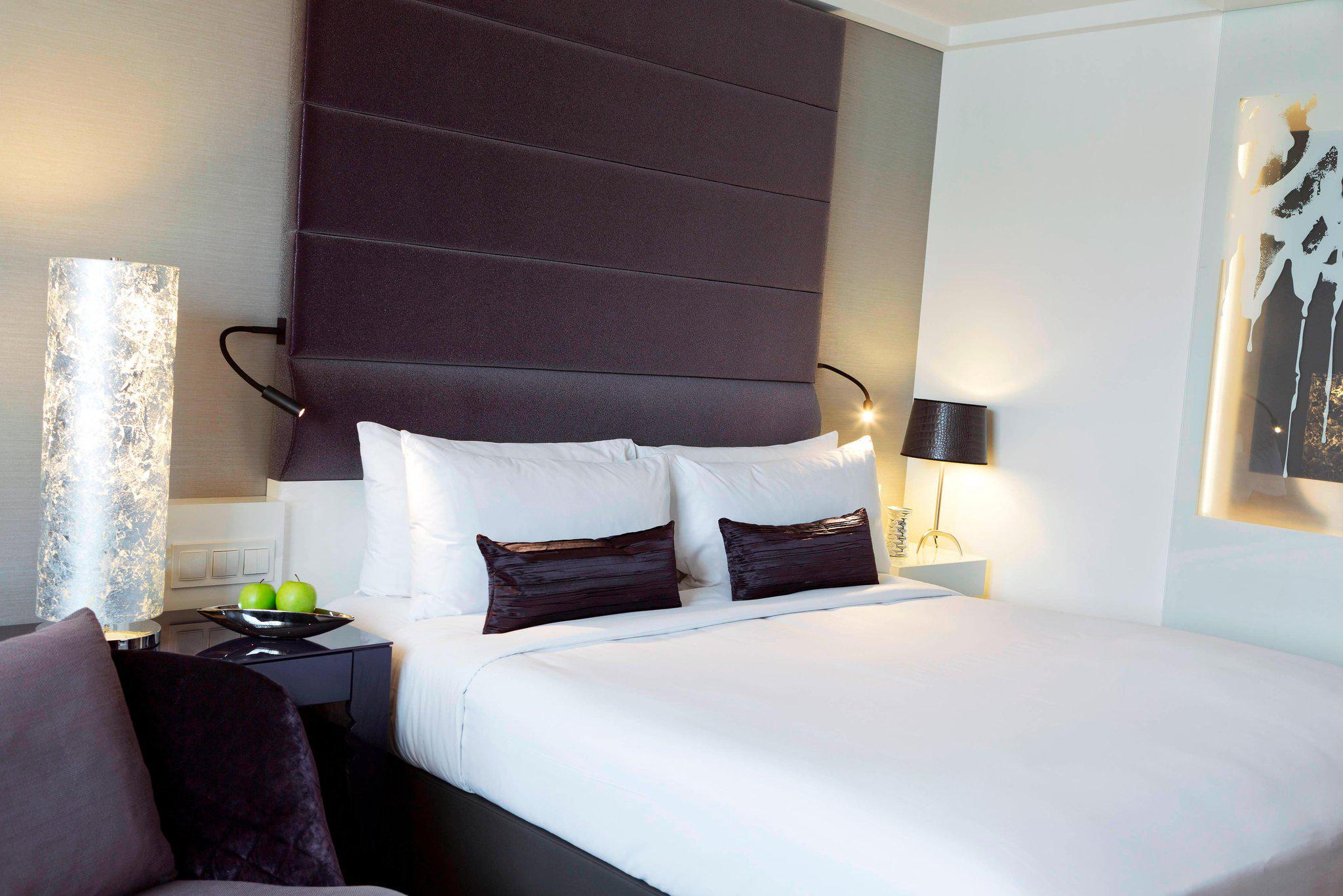 Renaissance Wien Hotel, Linke Wienzeile/Ullmannstrasse 71 in Vienna