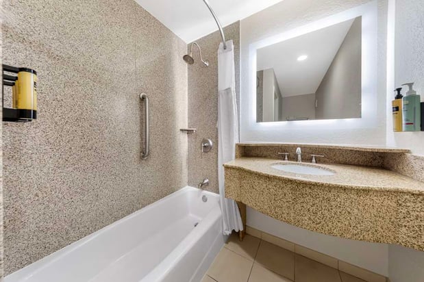 Images Best Western Plus Ontario Airport & Convention Center