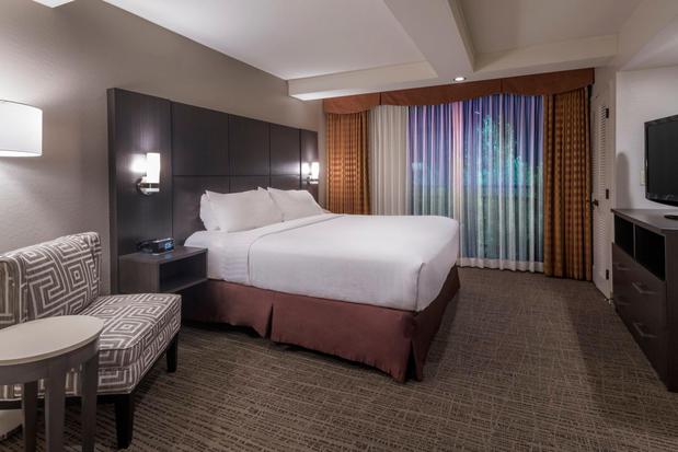 Images Holiday Inn & Suites Phoenix Airport North by IHG