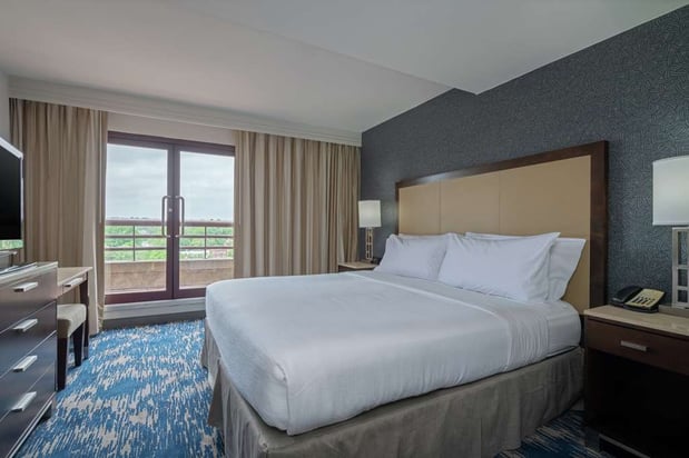 Images Embassy Suites by Hilton Alexandria Old Town