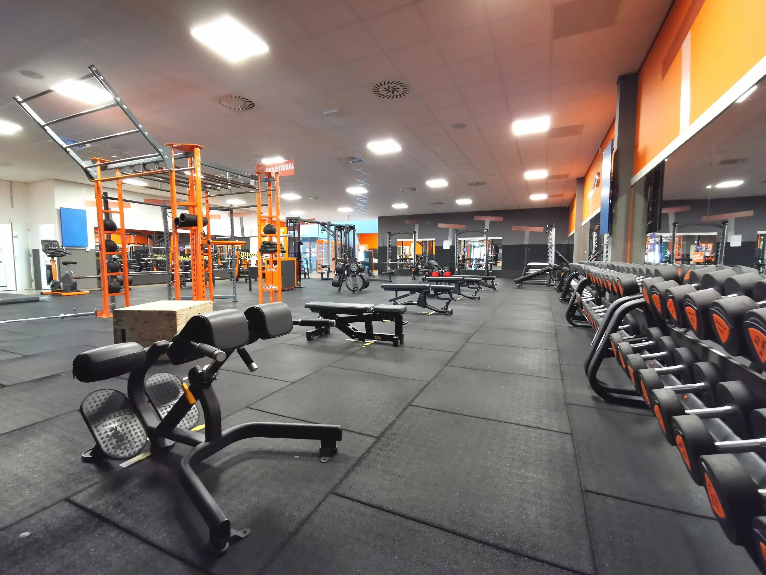 Foto's Basic-Fit 24/7