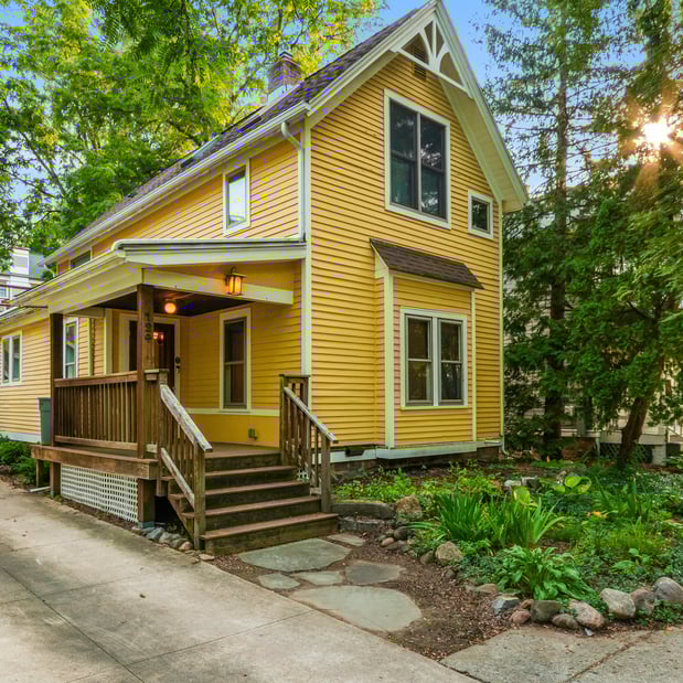 Images Daniel DeCapua, Realtor - The Spotlight Real Estate Team - Ann Arbor / Brighton