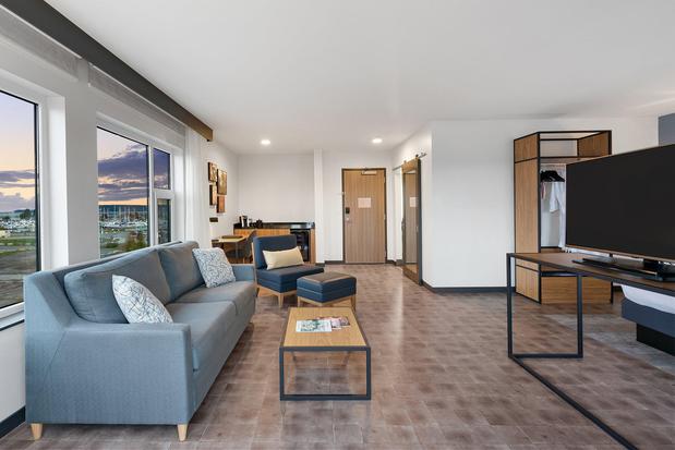 Images Hotel Indigo Seattle Everett Waterfront by IHG