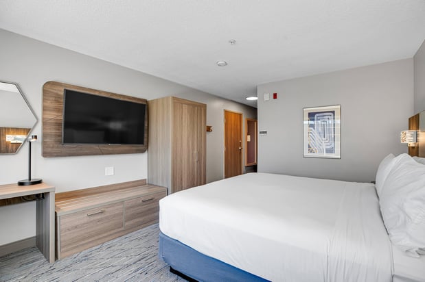 Images Holiday Inn Express & Suites Portland-Jantzen Beach by IHG