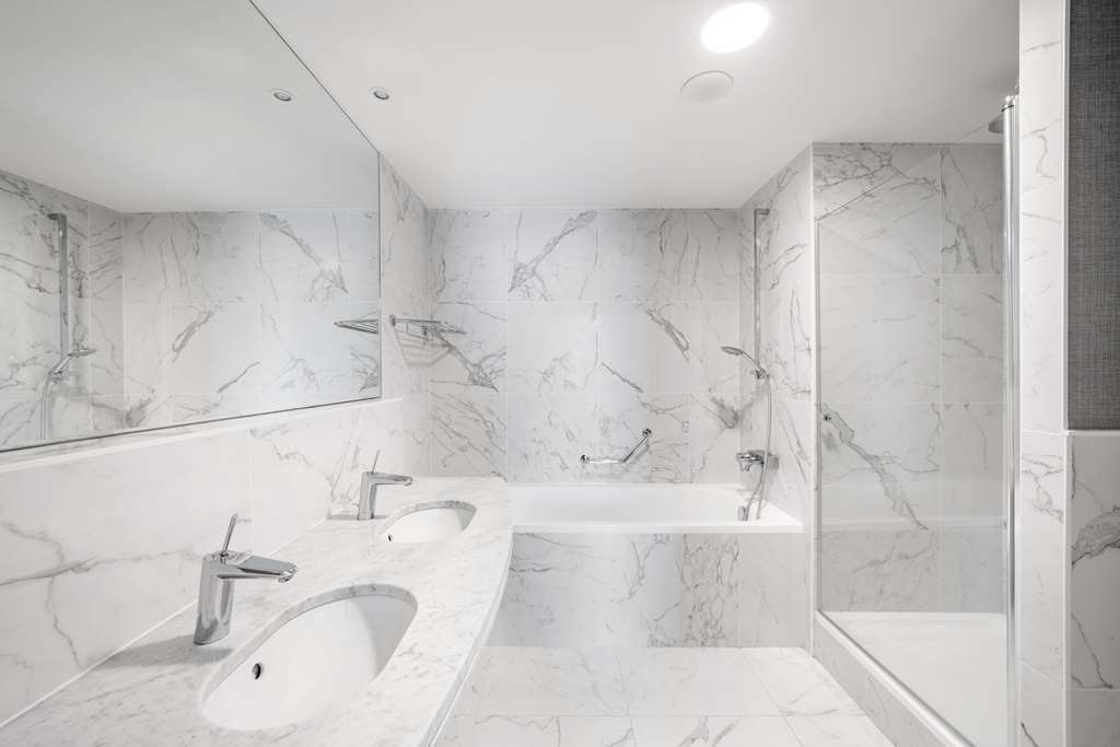 Diamond Suite bathroom Radisson Blu Hotel, Antwerp City Centre Antwerpen 03 203 12 34