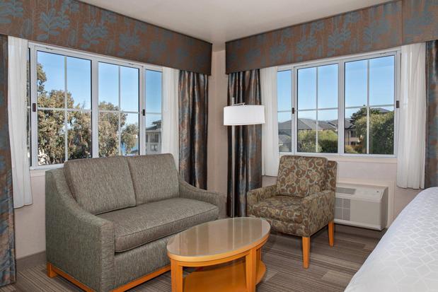 Images Holiday Inn Express Monterey-Cannery Row, an IHG Hotel
