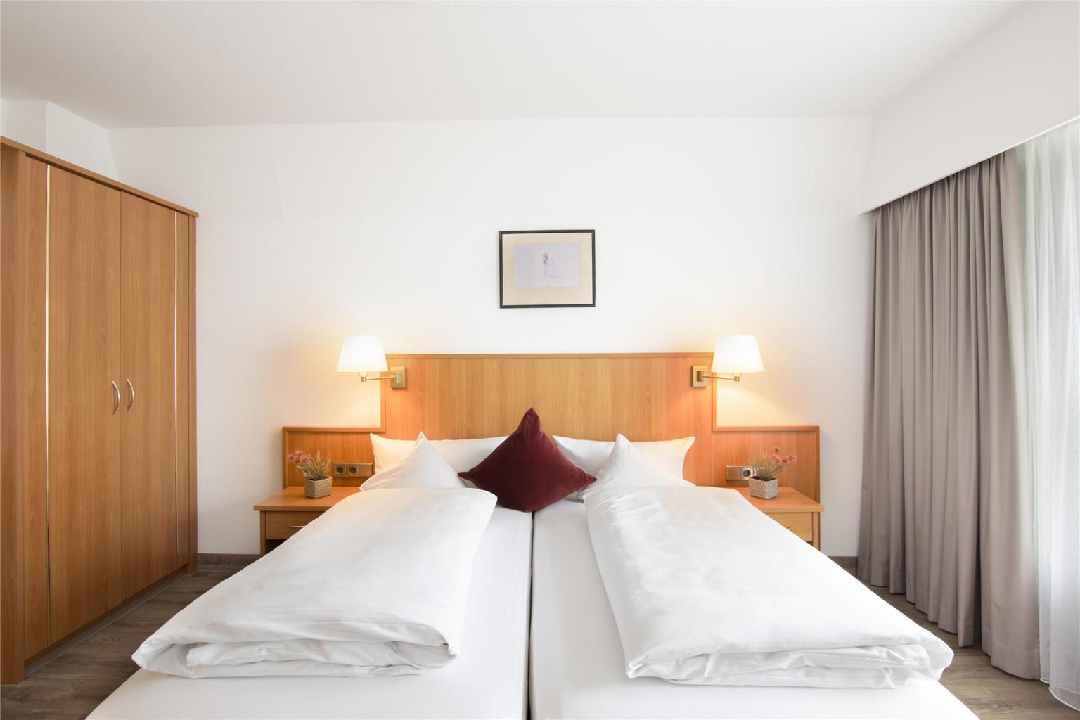 Best Western Queens Hotel Pforzheim-Niefern, Pforzheimer Strasse 52 in Niefern