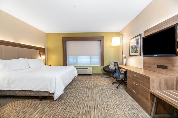 Images Holiday Inn Express & Suites Fremont - Milpitas Central by IHG