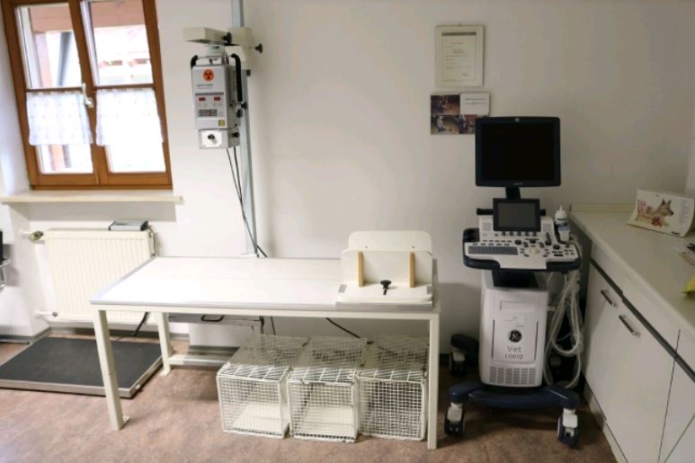 Tierarztpraxis Weißenburg Dr. Robert Auernhammer, Am Maierfeld 5 in Weißenburg