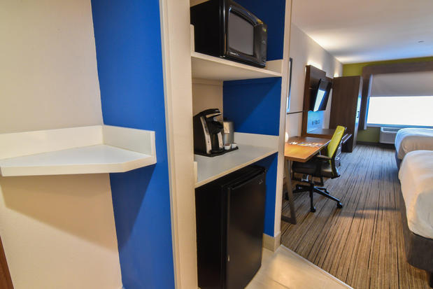 Images Holiday Inn Express & Suites Indianapolis Northwest, an IHG Hotel