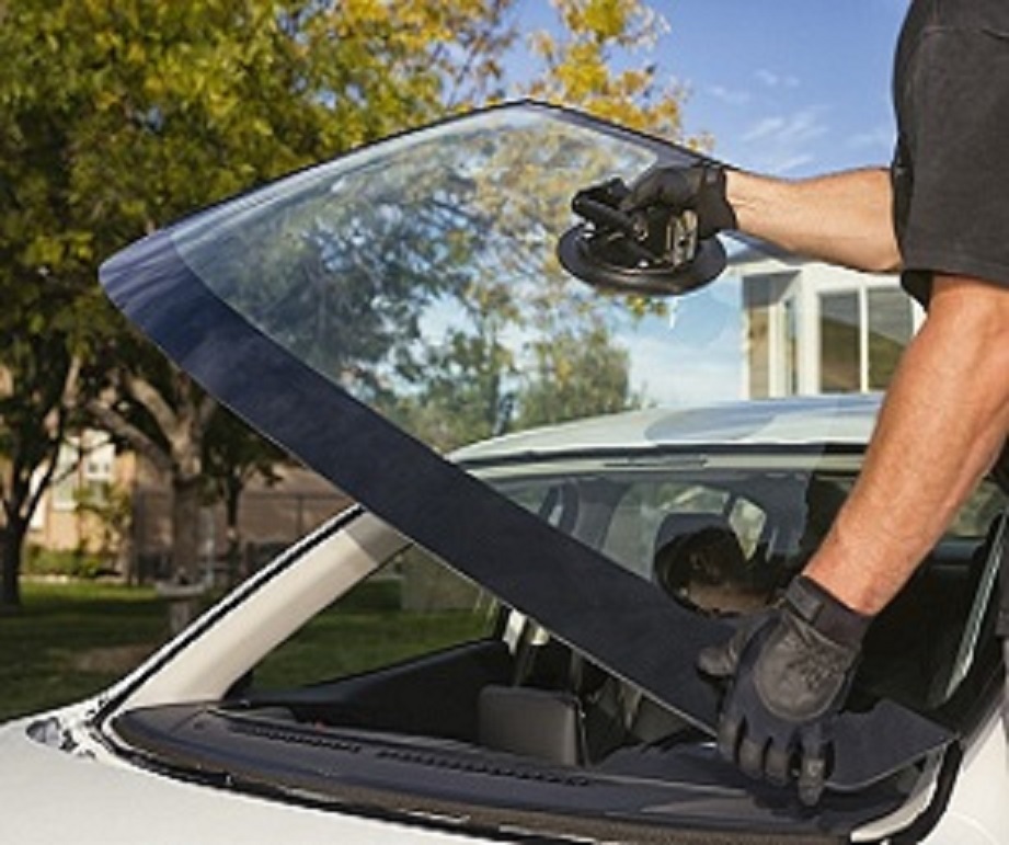 Have a broken windshield and want $100 - $175 CASH BACK Broken Glass equals Guaranteed Cash ! If you have comprehensive or full coverage insurance then give Allied Auto Glass a call ! (727) 645-1495 Serving Pasco, Pinellas, Hillsborough, Orange, Volusia, Polk, Seminole, Lake, and Sumter county Florida. We offer hassle-free insurance process and put $100 - $175 in your pocket. Just choose us for your windshield replacement ! $100, $135, or $175 based on your insurance carrier, year, make, and model. Our website lists all FAQs on the Florida State Statute and Guidelines relating to Insurance Rates and Rules about Glass and Windshield repair vs. Replacement. We are the Windshield Replacement Experts so call us now for True Pro Service