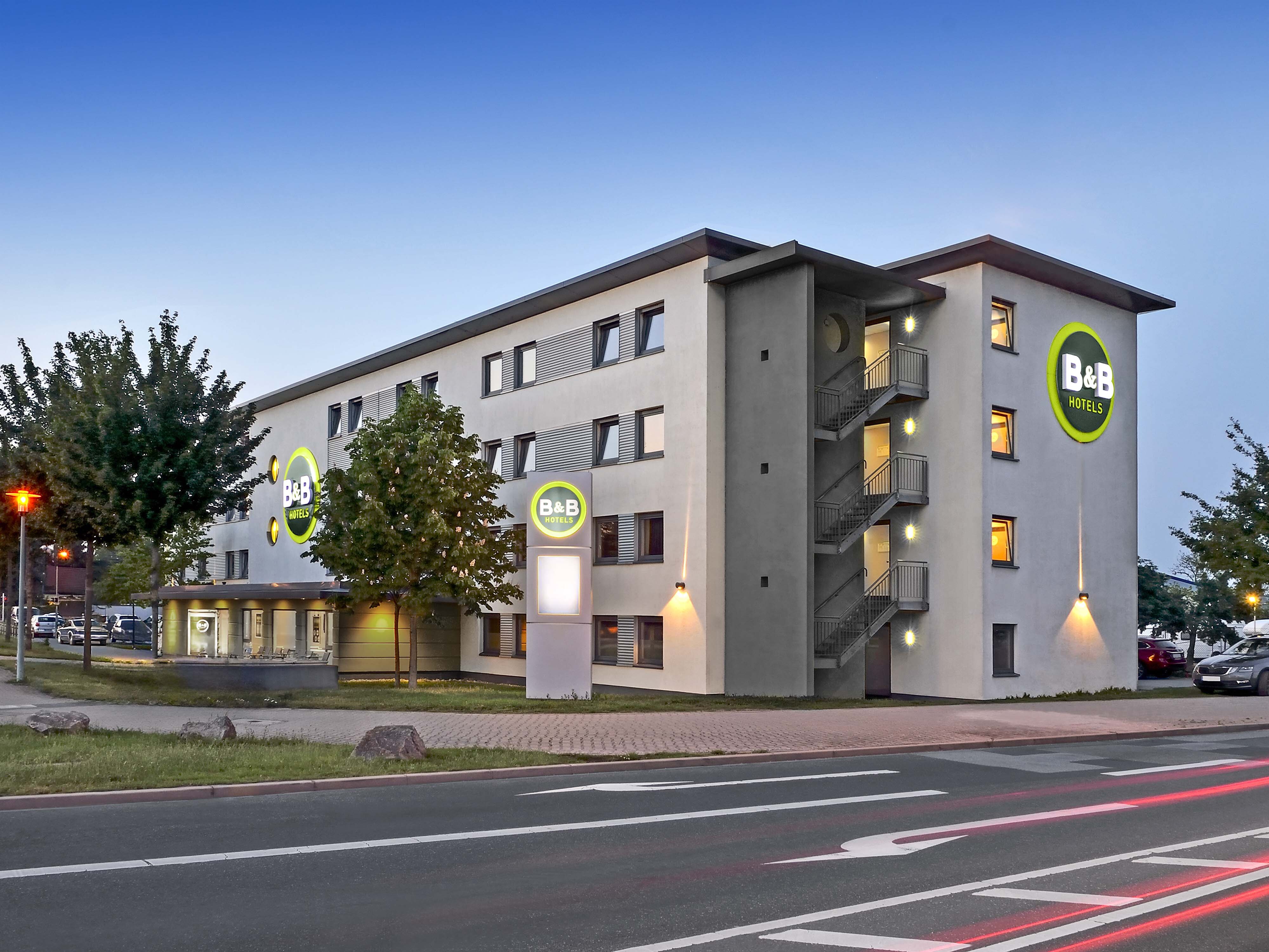 Bilder B&B HOTEL Mannheim-Neuostheim