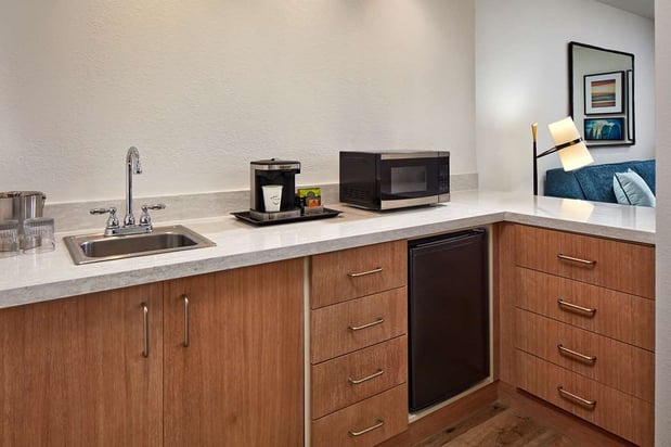 Images Hotel MdR Marina del Rey - a DoubleTree by Hilton