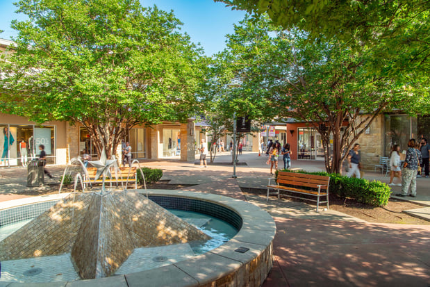 Images Round Rock Premium Outlets