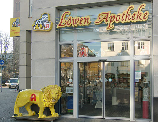Logo Aussenansicht der Löwen-Apotheke