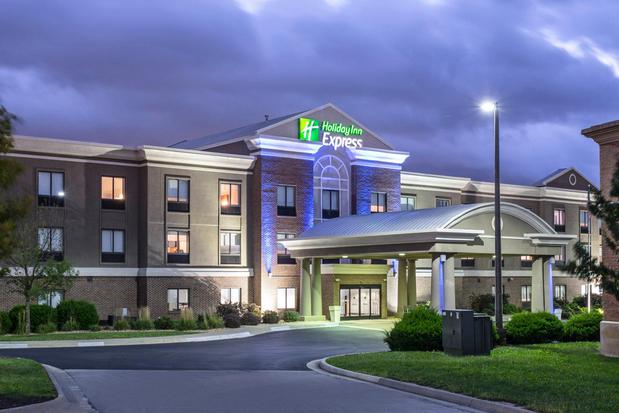 Images Holiday Inn Express Kansas City - at the Legends by IHG