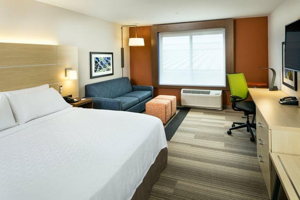 Images Holiday Inn Express & Suites Medford by IHG